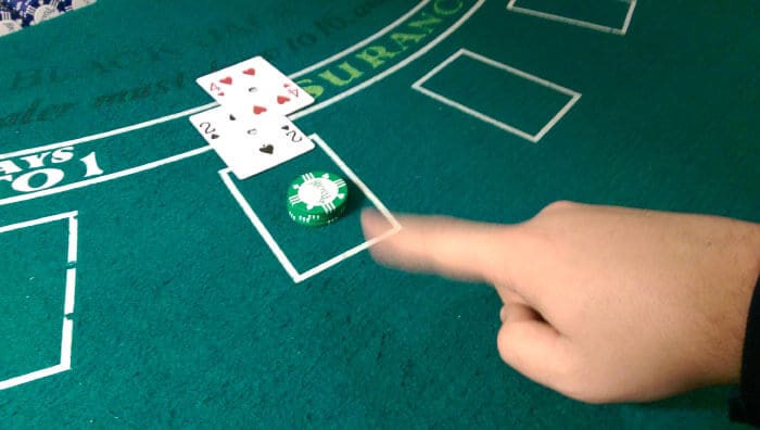 Blackjack-hand-signal-for-hitting-11.jpg