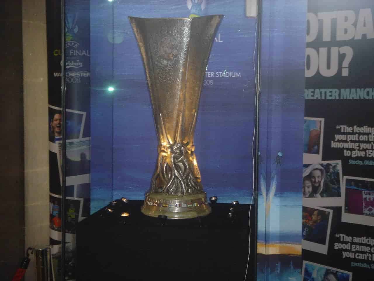 Europa-League-Trophy.jpg