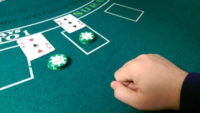 how-to-play-blackjack-split-pair-14.jpg